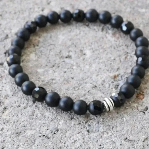 MC Unisex Black Onyx Stretch Bracelet - Simple Minimalist Style - Picture 1 of 1